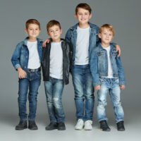 “Τζιν παντελόνια για μικρά… μοντέλα!”