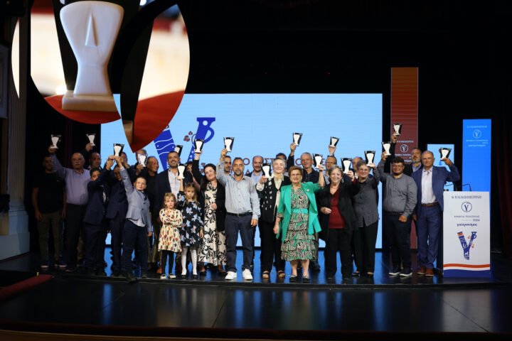 Τα «17α Βραβεία Ποιότητας» του Γαστρονόμου ταξίδεψαν στη Σύρο και τίμησαν Κυκλαδίτες παραγωγούς