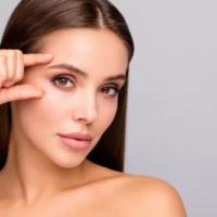 Brow lift για ανόρθωση φρυδιών και μετώπου: Όταν ο πλαστικός χειρουργός νικάει το χρόνο