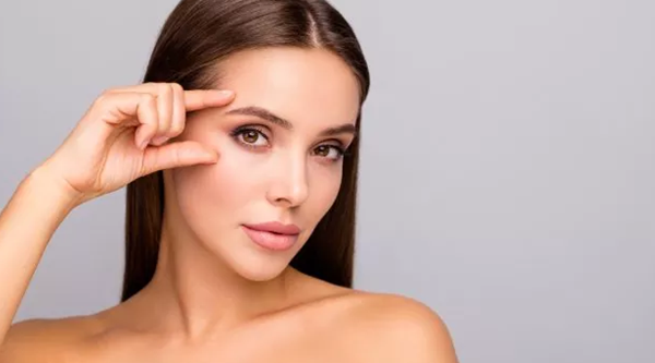 Brow lift για ανόρθωση φρυδιών και μετώπου: Όταν ο πλαστικός χειρουργός νικάει το χρόνο