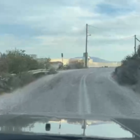 “Σαντορίνη: Πεντάστερα Ξενοδοχεία, Μηδενικά Αστέρια στους Δρόμους!”