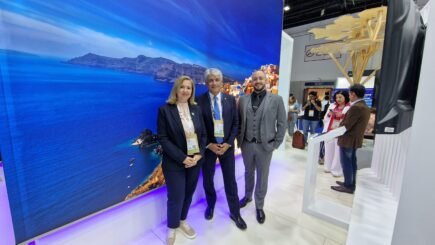 Arabian travel market eot santorini