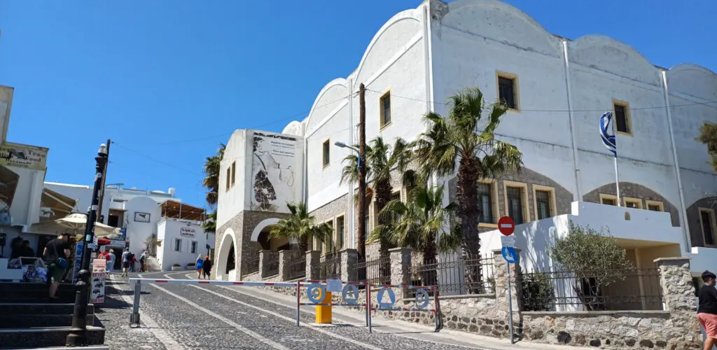 Anifora mouseio proistorikis thiras.jpg