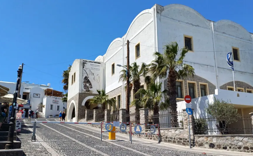 Anifora mouseio proistorikis thiras.jpg